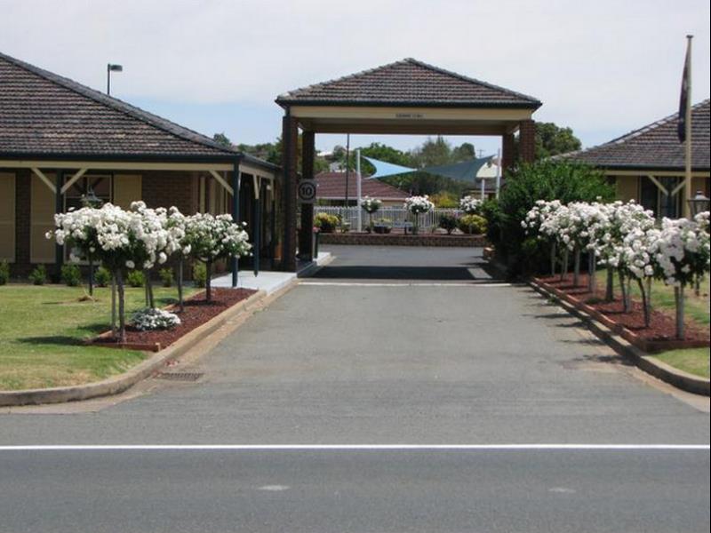 Bushman'S Motor Inn Parkes Exterior photo