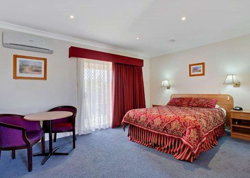 Bushman'S Motor Inn Parkes Room photo