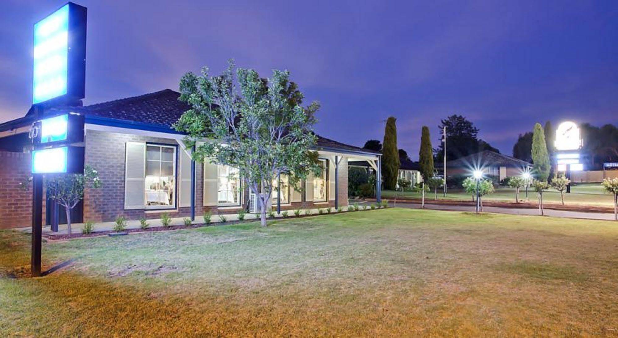 Bushman'S Motor Inn Parkes Exterior photo