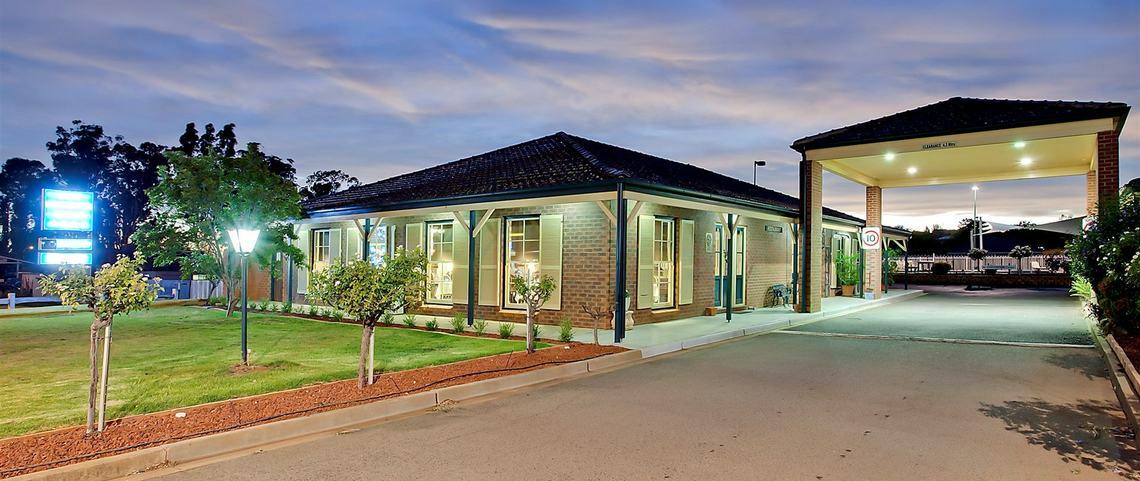 Bushman'S Motor Inn Parkes Exterior photo